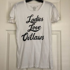 “Ladies love outlaws” T-shirt
